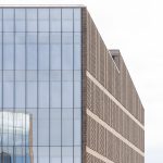 Fasadinių plokščių ir klinkerio plytų pjovimas – Cyber City, Nord Security pastatas
