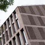 Fasadinių plokščių ir klinkerio plytų pjovimas – Cyber City, Nord Security pastatas