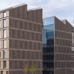 Fasadinių plokščių ir klinkerio plytų pjovimas – Cyber City, Nord Security pastatas