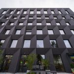 Fasadinių plokščių pjovimas ir kalibravimas – Cyber City